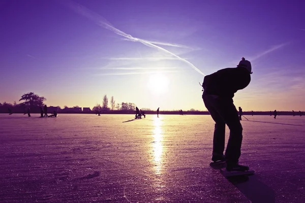 Pattinaggio su ghiaccio sul Gouwzee nei Paesi Bassi — Foto Stock