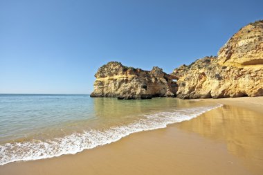 praia da rocha Portekiz okyanusa kaya