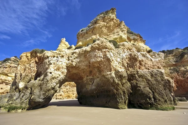 岩石中的海洋在拉各斯在葡萄牙 — 图库照片