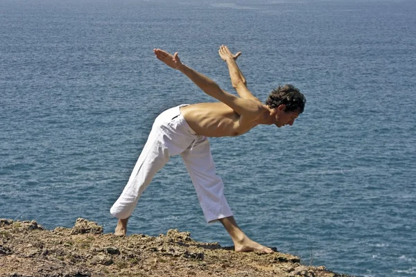 Meditazione, Amore e contemplazione, yoga sulle rocce — Foto Stock