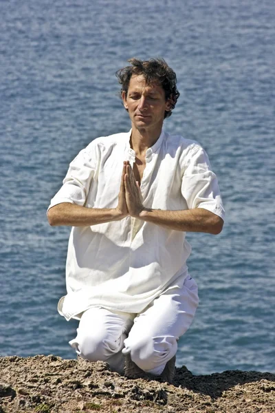 Медитація, Любов і споглядання, йога на каменях — стокове фото