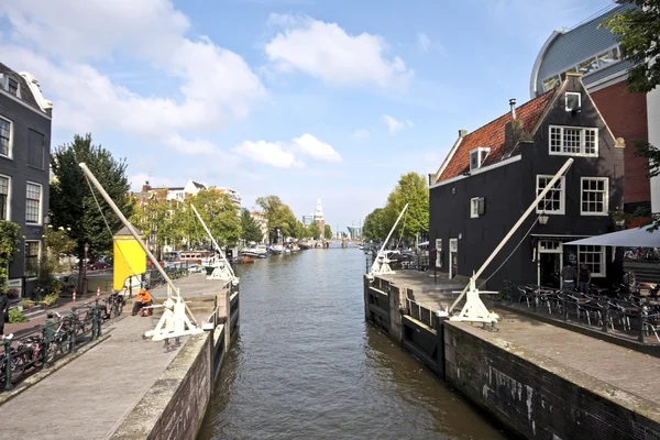 Cityscenic från Amsterdam i Nederländerna — Stockfoto