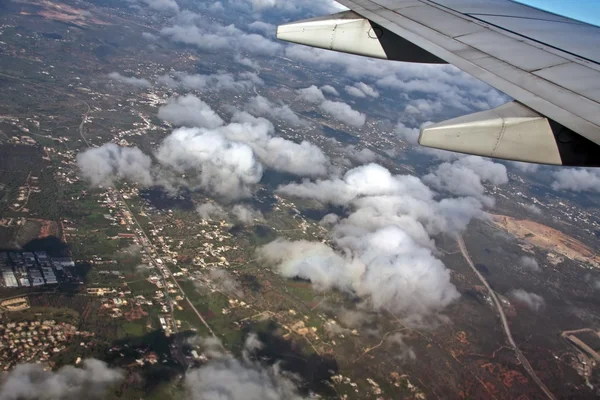 Letadlo letu nad Portugalsko — Stock fotografie