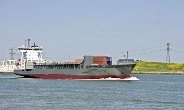 Navire cargo sur le Nieuwe Waterweg aux Pays-Bas — Photo