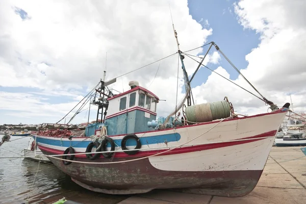 Staré fisherboat v Portugalsku lagos — Stock fotografie