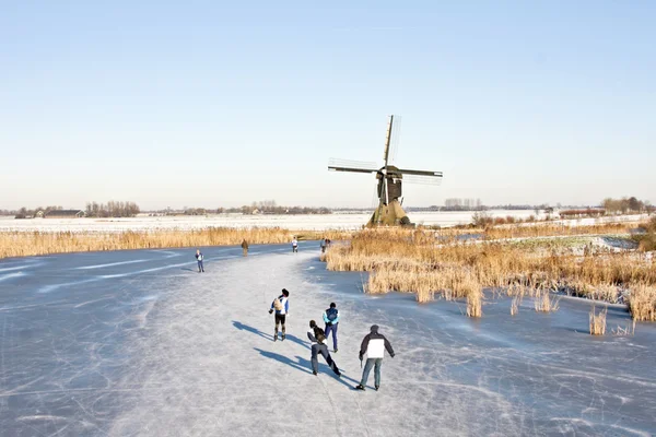 Patinage sur glace aux Pays-Bas — Photo