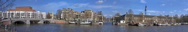 A hollandiai Amszterdam citycenter panoráma — Stock Fotó