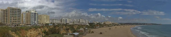 Panoramatický pohled na slavné praia da rocha v algarve v Portugalsku — Stock fotografie