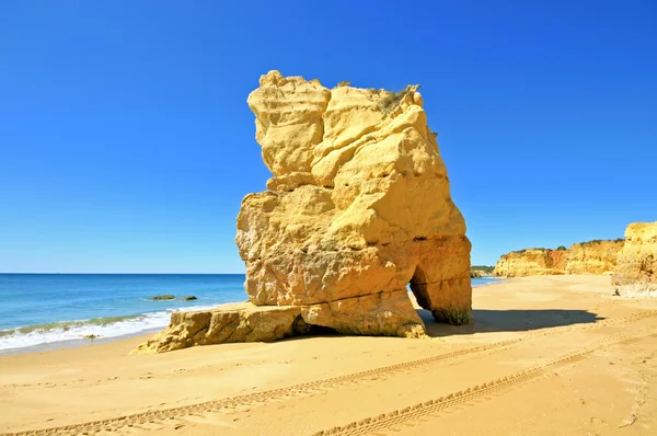 Natürliche felsen am praia da rocha portugal — Stockfoto