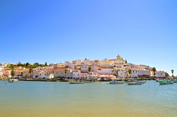 El pueblo de Ferragudo en Portugal — Foto de Stock