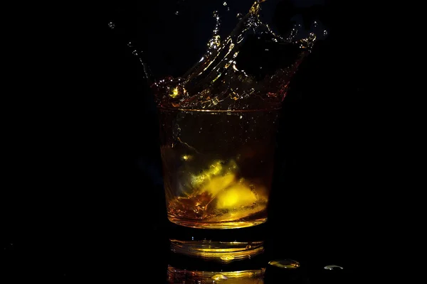 Viski splash — Stok fotoğraf