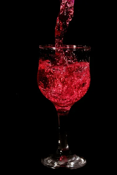 Llenado de vino tinto con vino — Foto de Stock