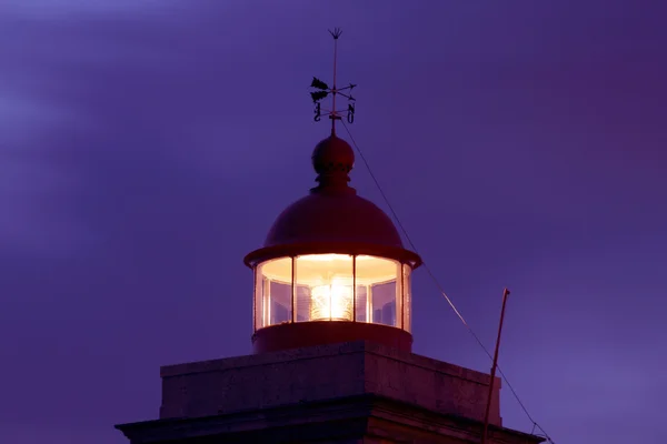 Leuchtturm von Lagos bei Nacht in Portugal — Stockfoto