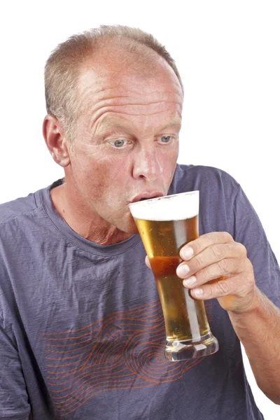 Man drinking a beer — Stock Photo, Image