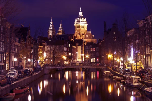 Amsterdam di notte nei Paesi Bassi — Foto Stock