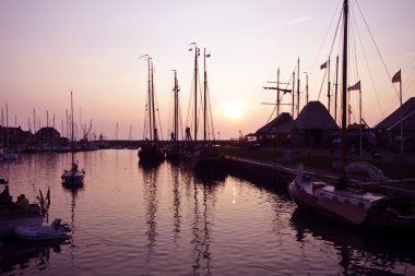 marken Hollanda liman güzel mor günbatımı