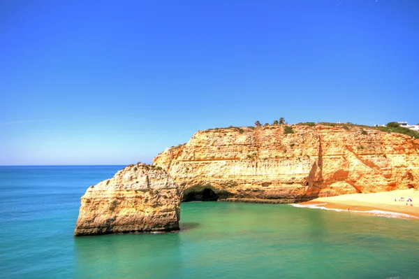 Bela baía no Algarve em Portugal — Fotografia de Stock