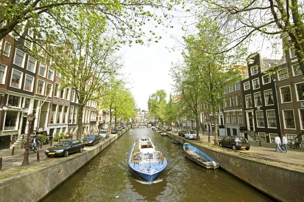 Malownicze miasto z Amsterdamu w Holandii — Zdjęcie stockowe