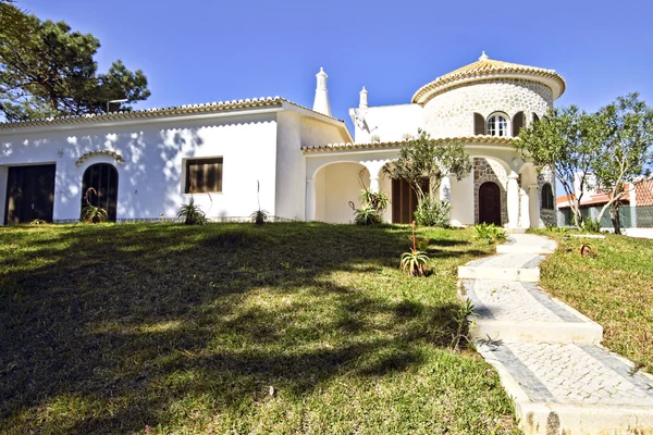 Загородный дом Озила в Португалии — стоковое фото
