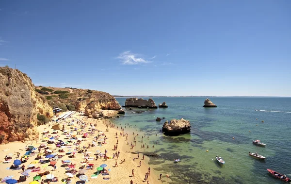 Turismo no Algarve perto de Lagos em Portugal — Fotografia de Stock
