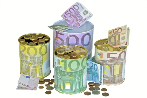 Poupança em euros em porquinhos — Fotografia de Stock