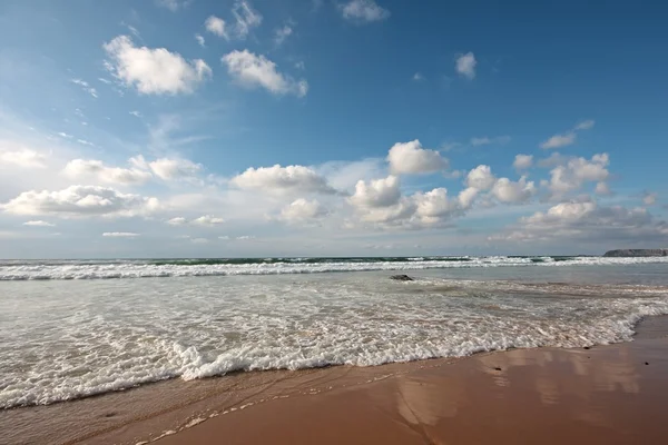 Атлантический океан в Португалии — стоковое фото