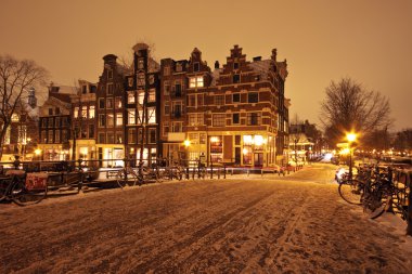 Kışın geceleri Amsterdam Hollanda
