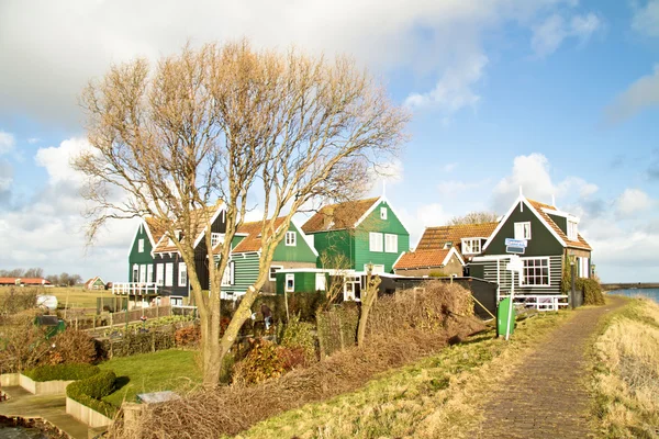Casas medievales tradicionales en Marken en los Países Bajos — Foto de Stock