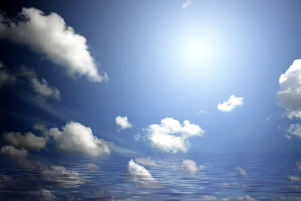 Beautiful sky with clouds and warm sunshine — Stock Photo, Image