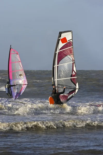 Windsurfer suspirando en el mar del Norte en Holanda —  Fotos de Stock