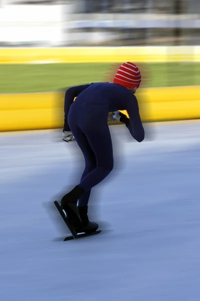 オランダの冬の氷のスケーターの若い速度 — ストック写真