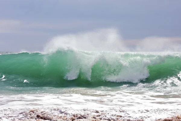 Дикий океан хвилі — стокове фото