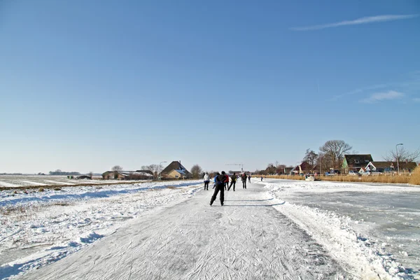 Ice skating in the countryside from the Netherlands — Stock Photo, Image