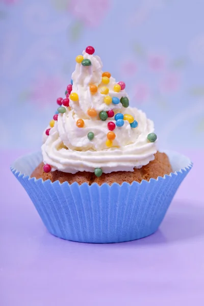 Cupcake with sprinkles — Stock Photo, Image
