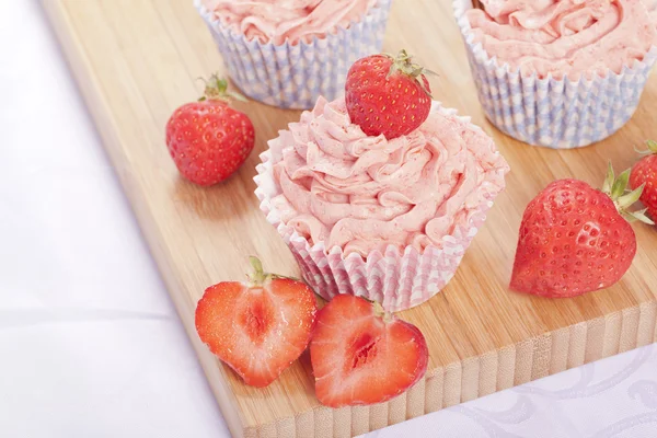 Jordgubb cupcakes — Stockfoto