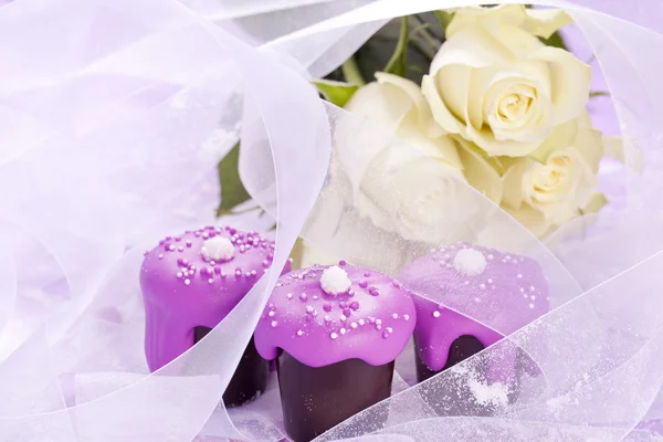 Tartaleta de boda rosa con rosas —  Fotos de Stock