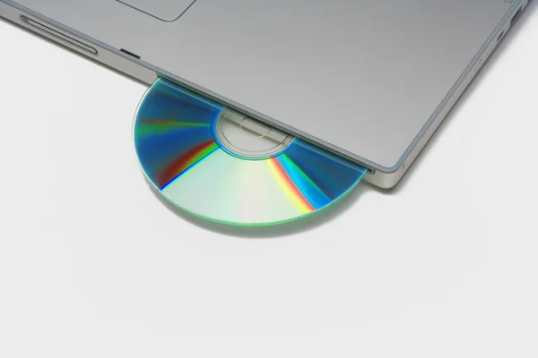 Laptop com cd / dvd — Fotografia de Stock