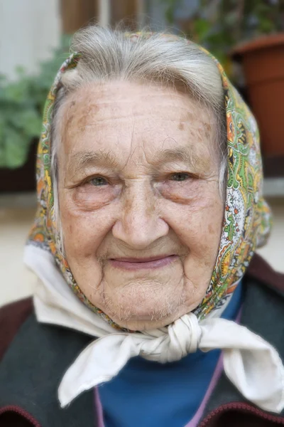 Porträt einer alten Frau — Stockfoto