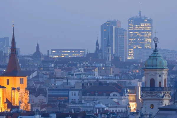 Pražské věže za soumraku — Stock fotografie
