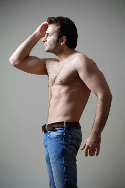 Hombre musculoso —  Fotos de Stock