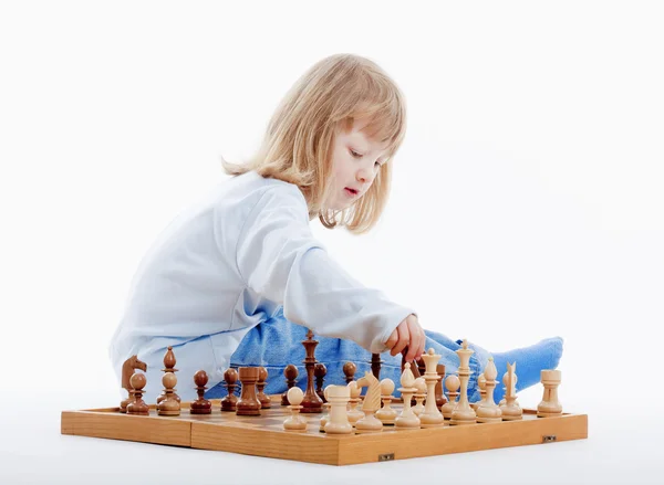 Rapaz a jogar xadrez — Fotografia de Stock