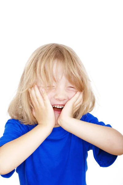 Junge mit langen Haaren lacht — Stockfoto