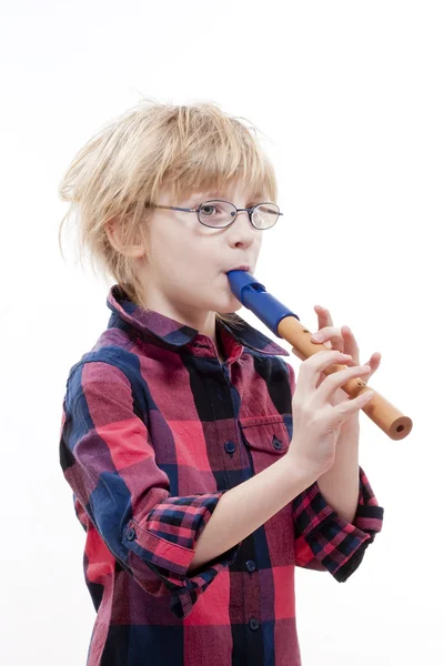 Jongen met een fluit — Stockfoto