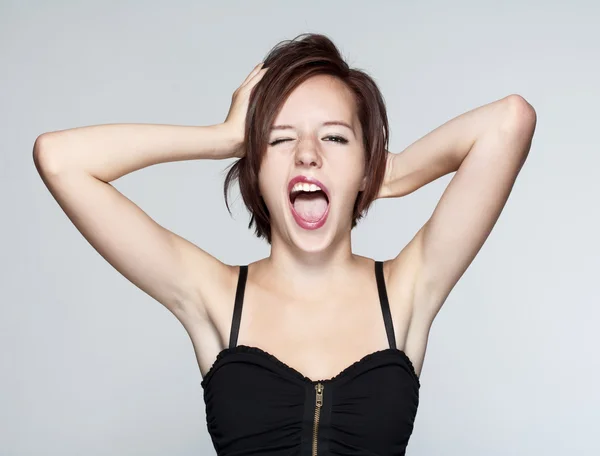 Teenage girl screaming — Stock Photo, Image