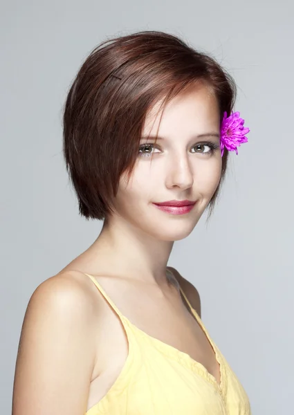 Chica con secador de pelo —  Fotos de Stock