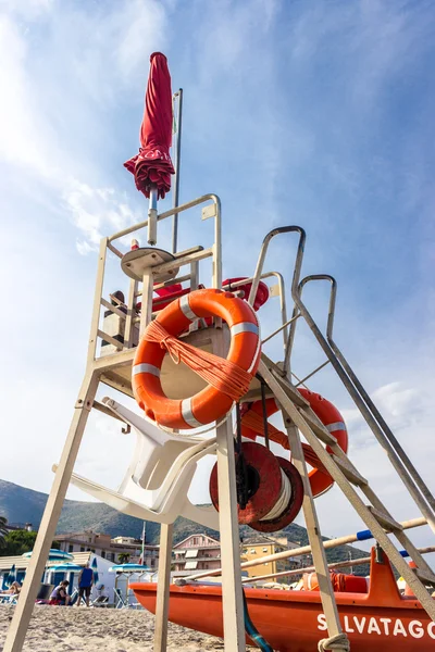 Perspectiva da torre salva-vidas — Fotografia de Stock