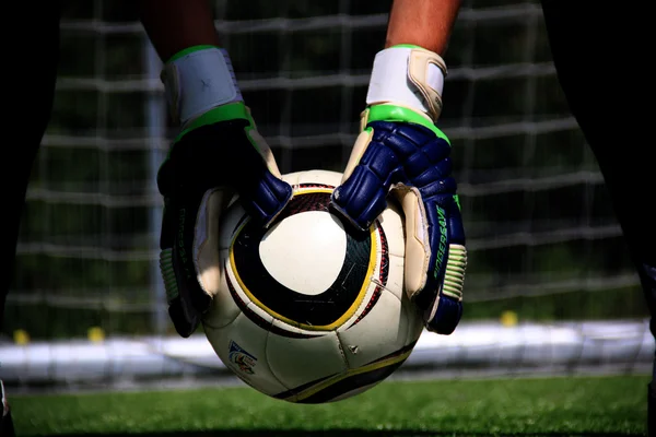 Goalkeeper with the ball — Stock Photo, Image