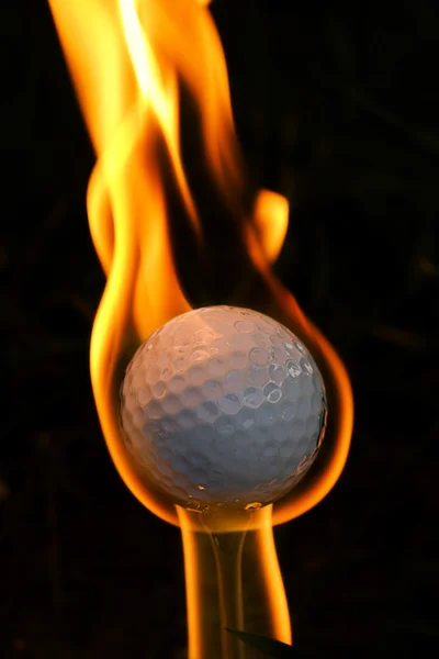 Palla da golf in fiamme — Foto Stock