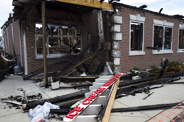 Restaurant détruit par le feu — Photo