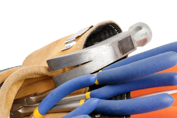 Imagen recortada del cinturón de herramientas con martillo y llave inglesa — Foto de Stock